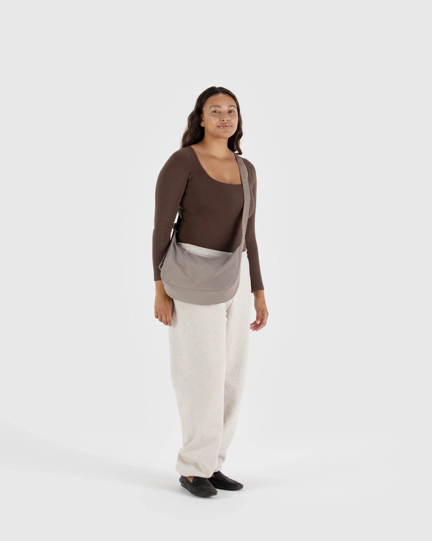 MEDIUM NYLON CRESCENT BAG | DOVE
