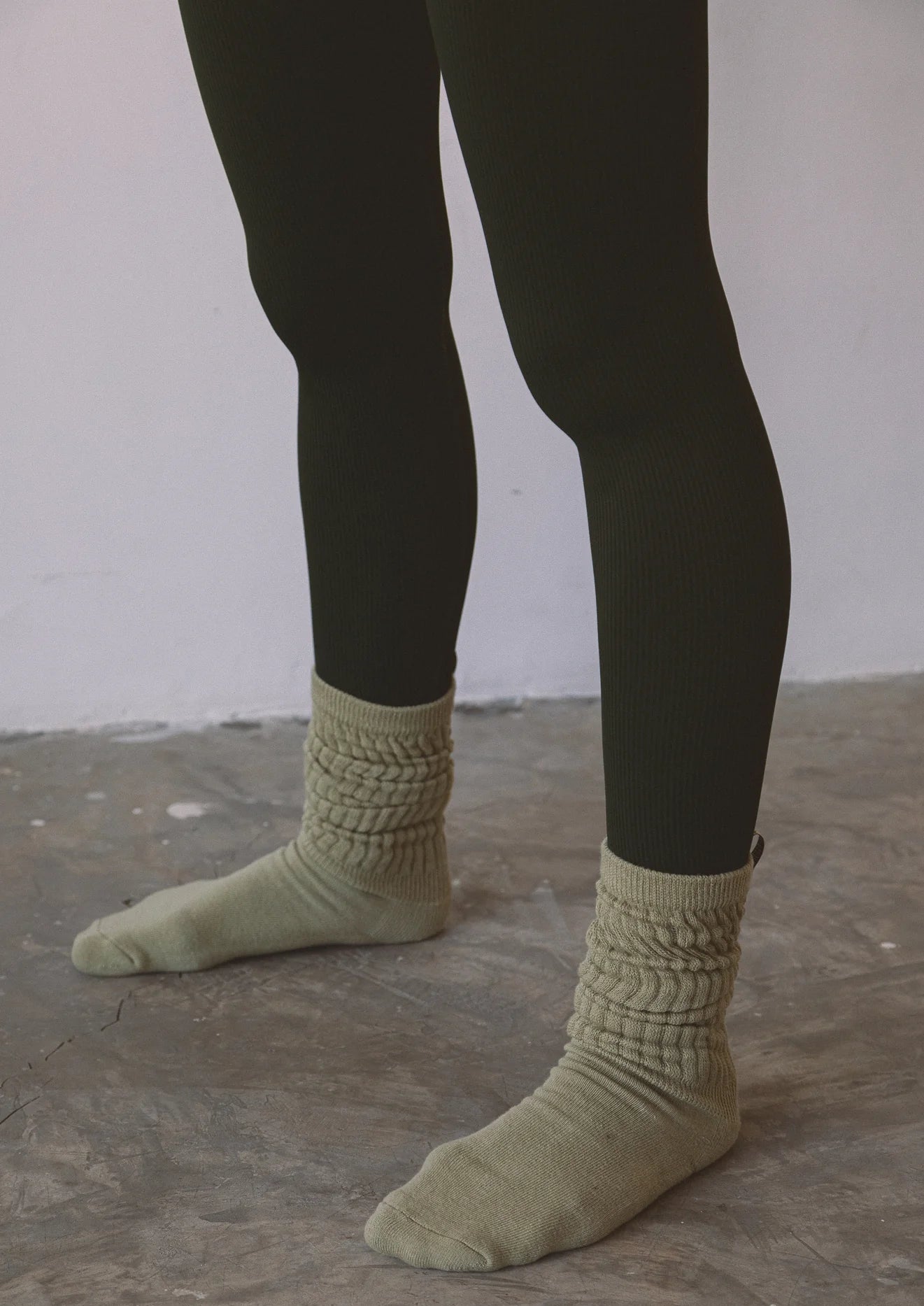 THE SLOUCHY SOCK - THICK | SAGE BUSH