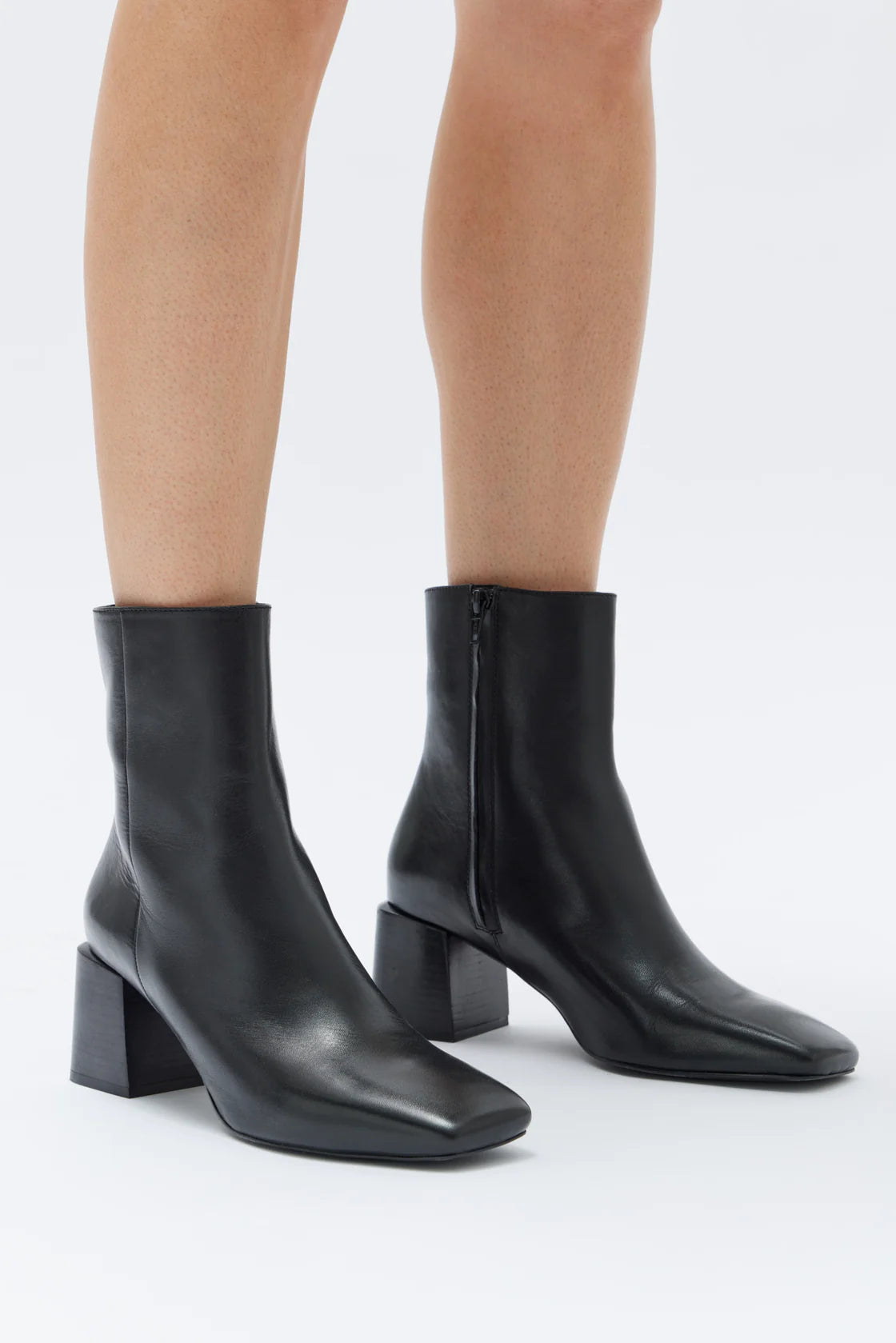 KIARA HEELED LEATHER BOOT | BLACK