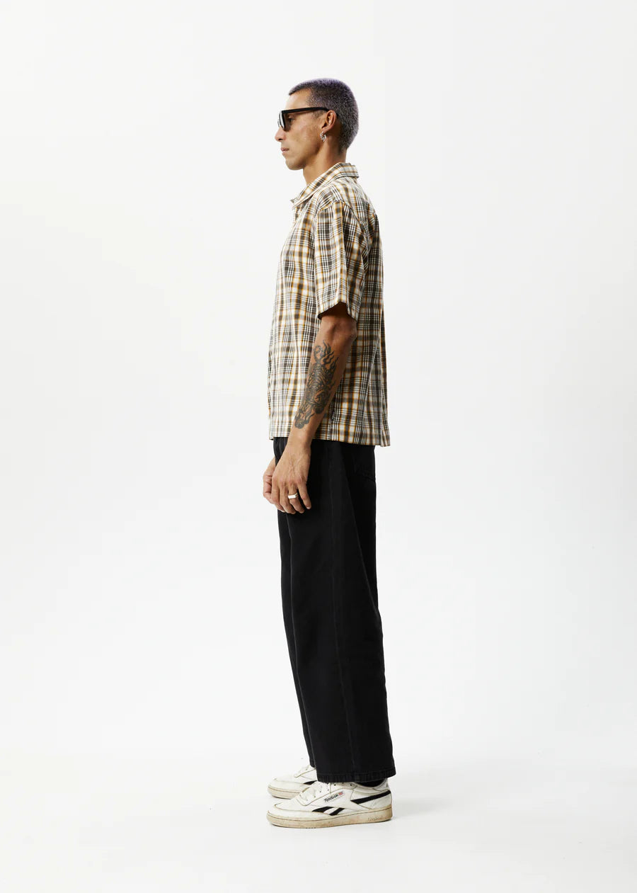 CHECK OUT SHORT SLEEVE SHIRT | MOONBEAN