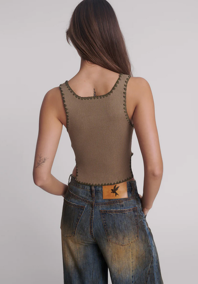 KNITTED SCALLOP TANK | KHAKI