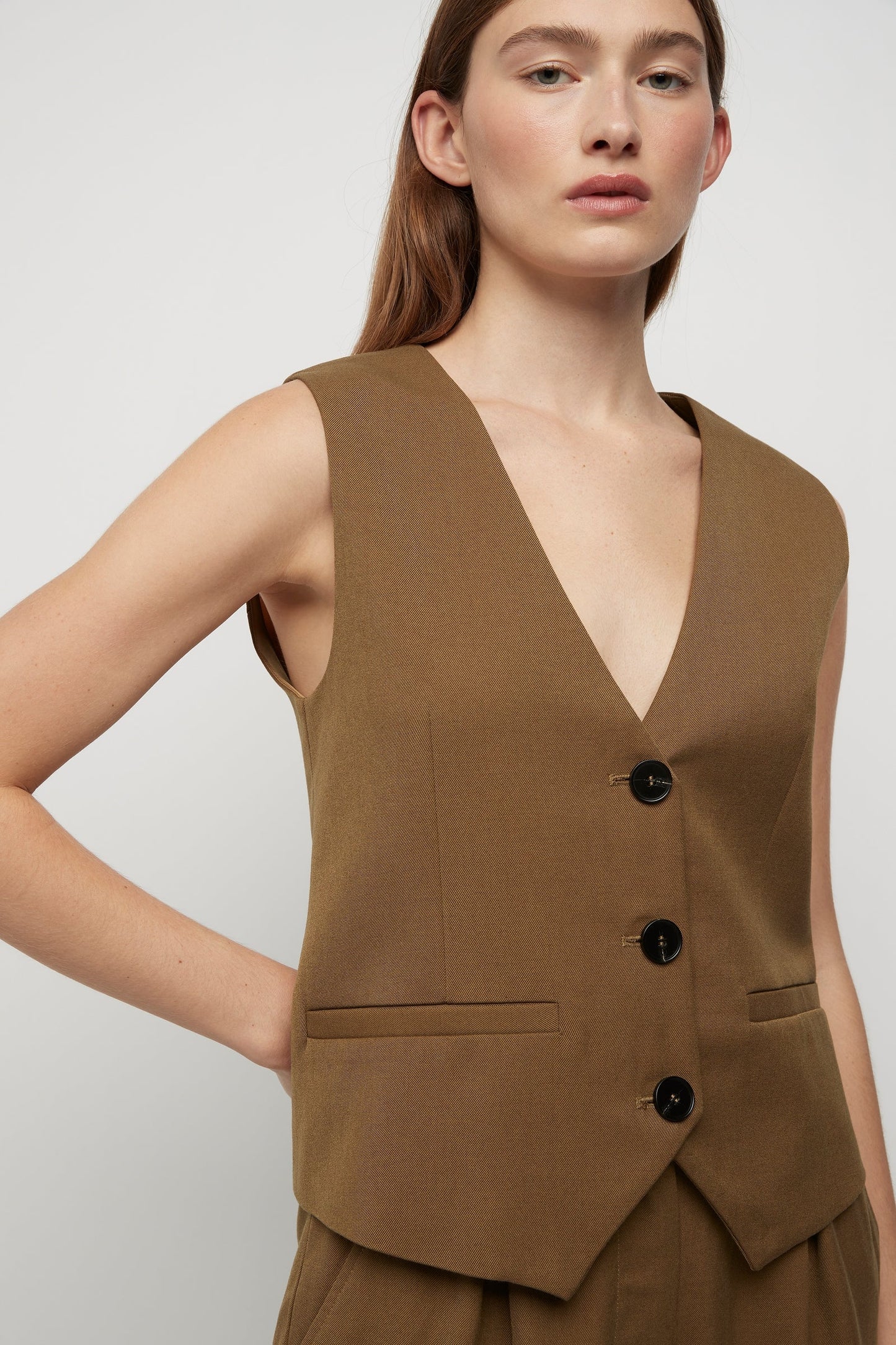 FILIPPA VEST | TAUPE