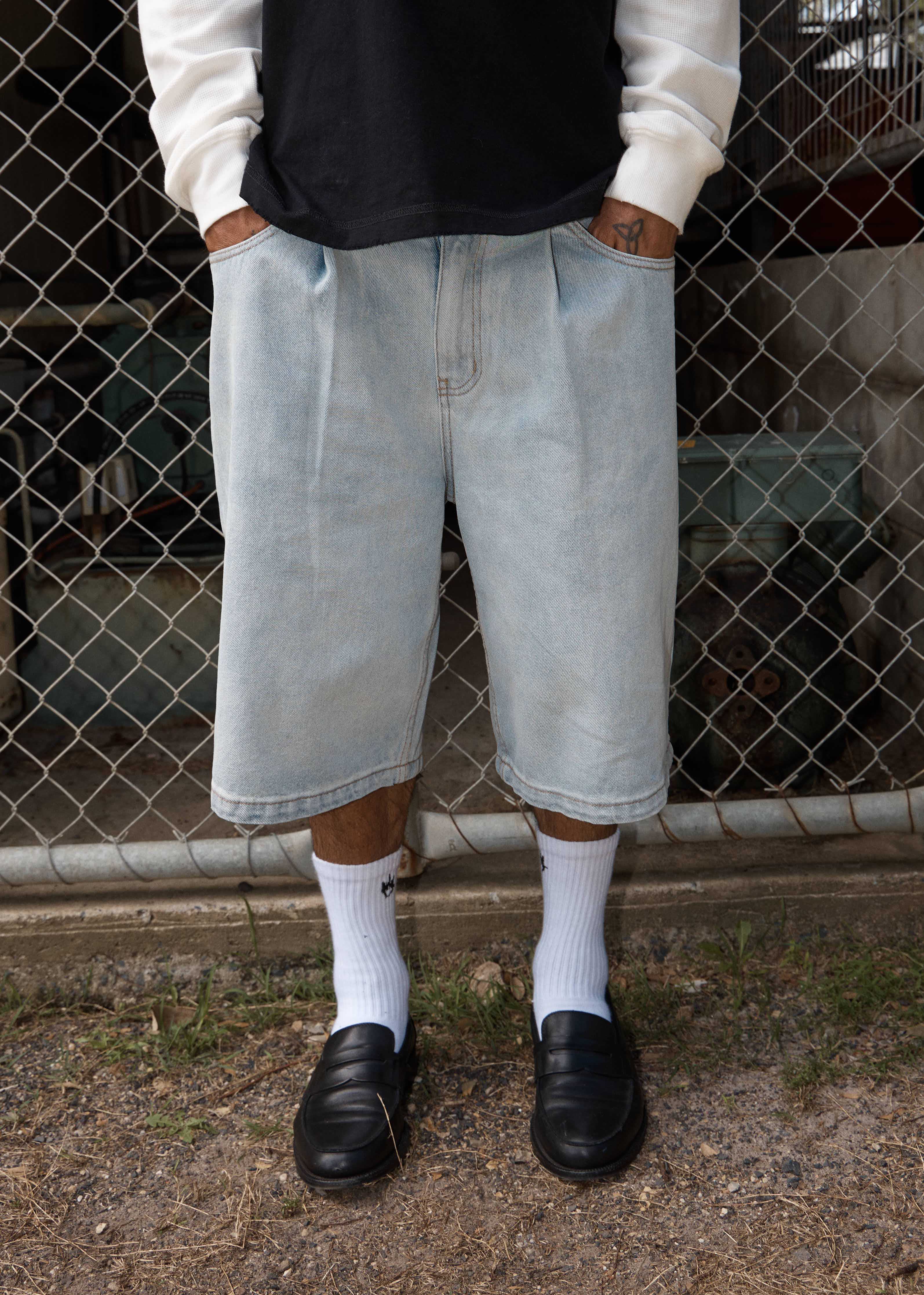 FAST FORWARD DENIM ULTRA BAGGY PLEATED SHORT 24" | STONE BLUE