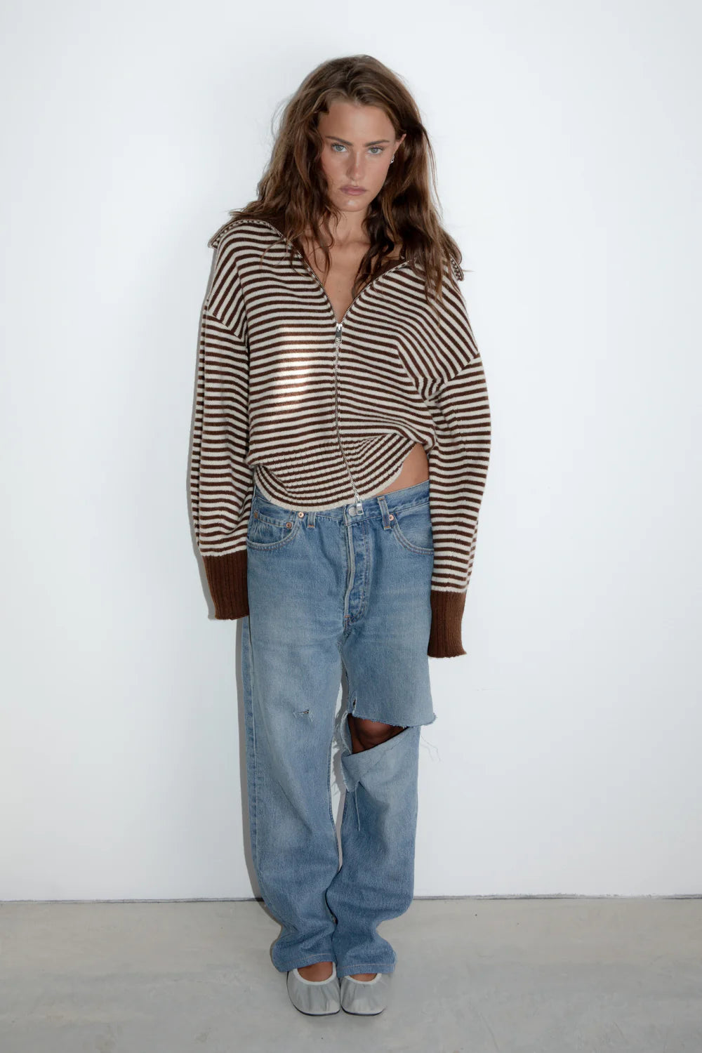 FOLD DOWN ZIPPER KNIT - DARK BROWN/CREAM STRIPE