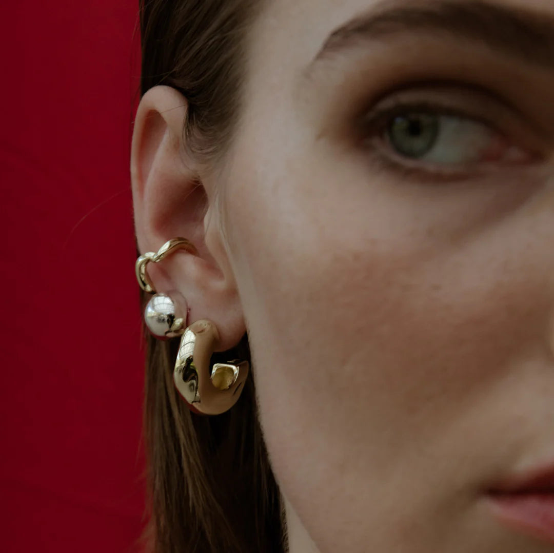 HAMMERED CHUBBY HOOPS | 18K GOLD PLATING