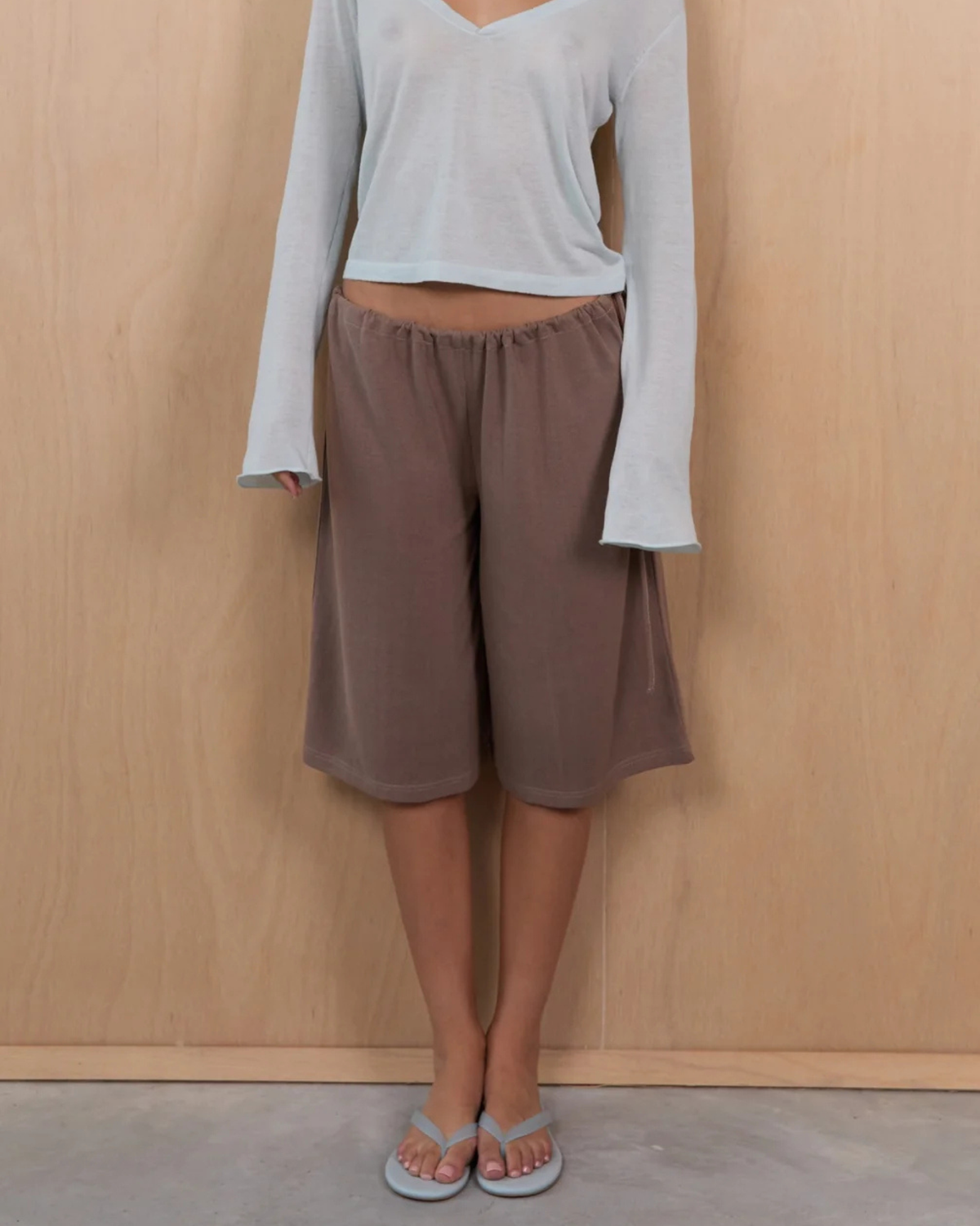Pinky Kamal Side Tie Short Stone