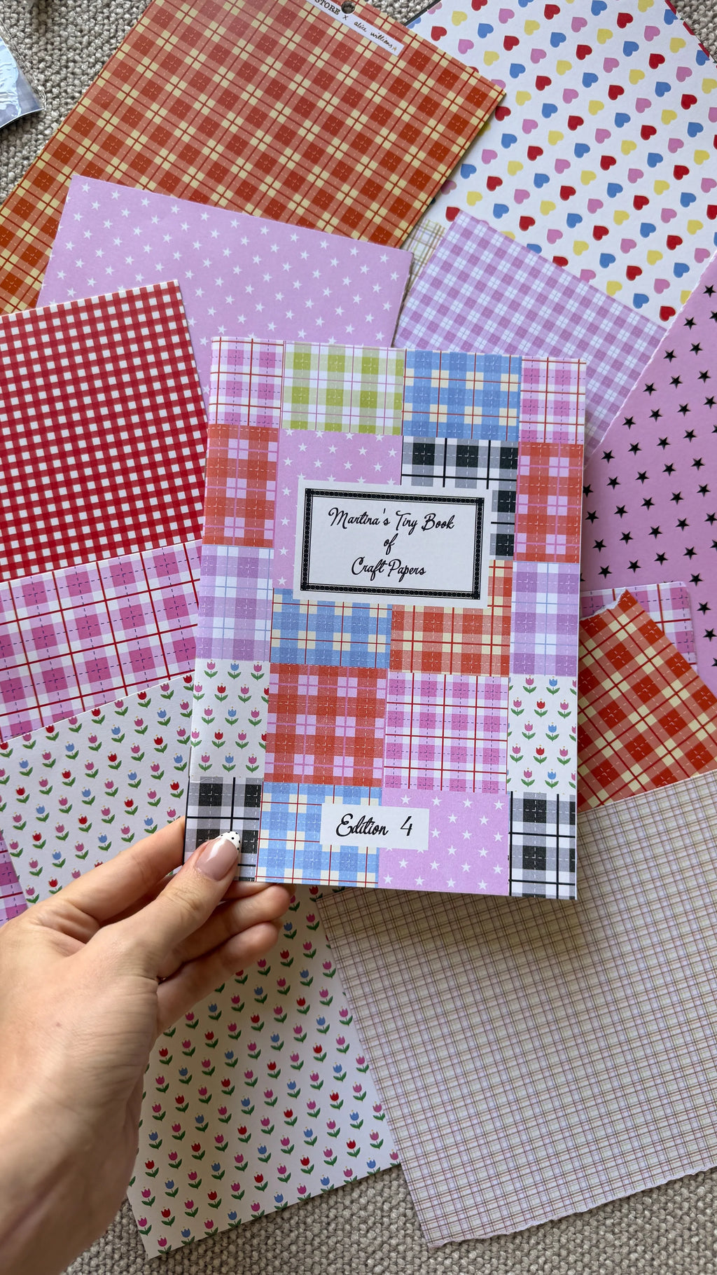 MARTINAS TINY BOOK OF SCRAPBOOKING PAPERS | EDITION FOUR - PLAID & STARS