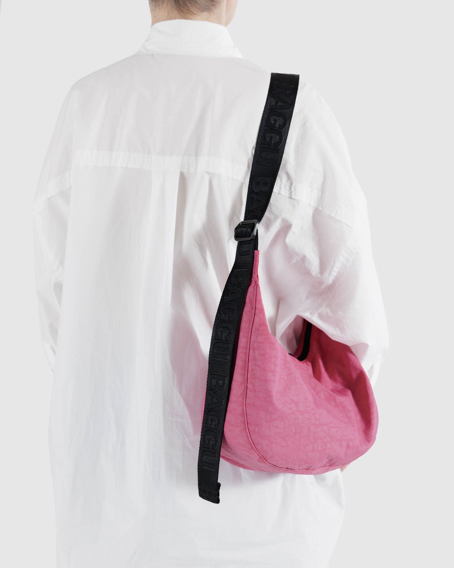 MEDIUM NYLON CRESCENT BAG | AZALEA PINK