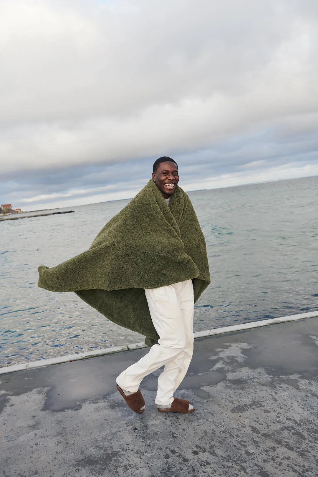 FAUX FUR THROW BLANKET | OLIVE