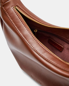 TIE KNOT CROISSANT BAG | SADDLE