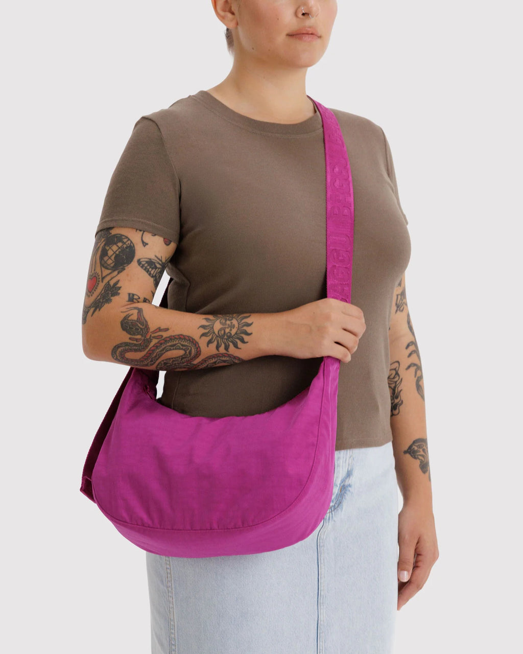MEDIUM NYLON CRESCENT BAG | DEEP FUCHSIA