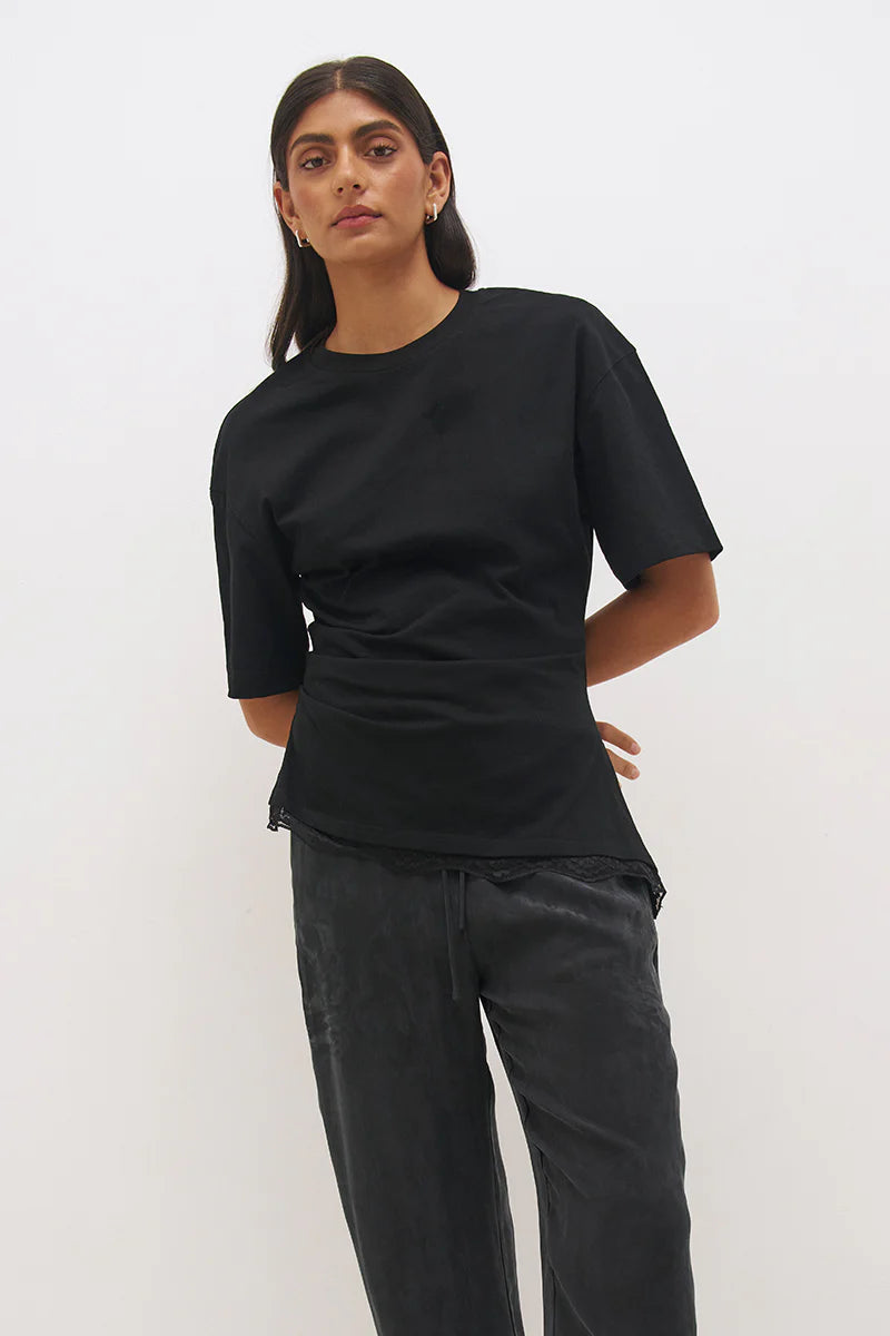 LIORA T-SHIRT | BLACK