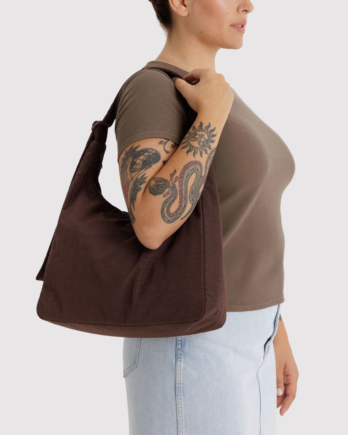 NYLON SHOULDER BAG | COFFEE