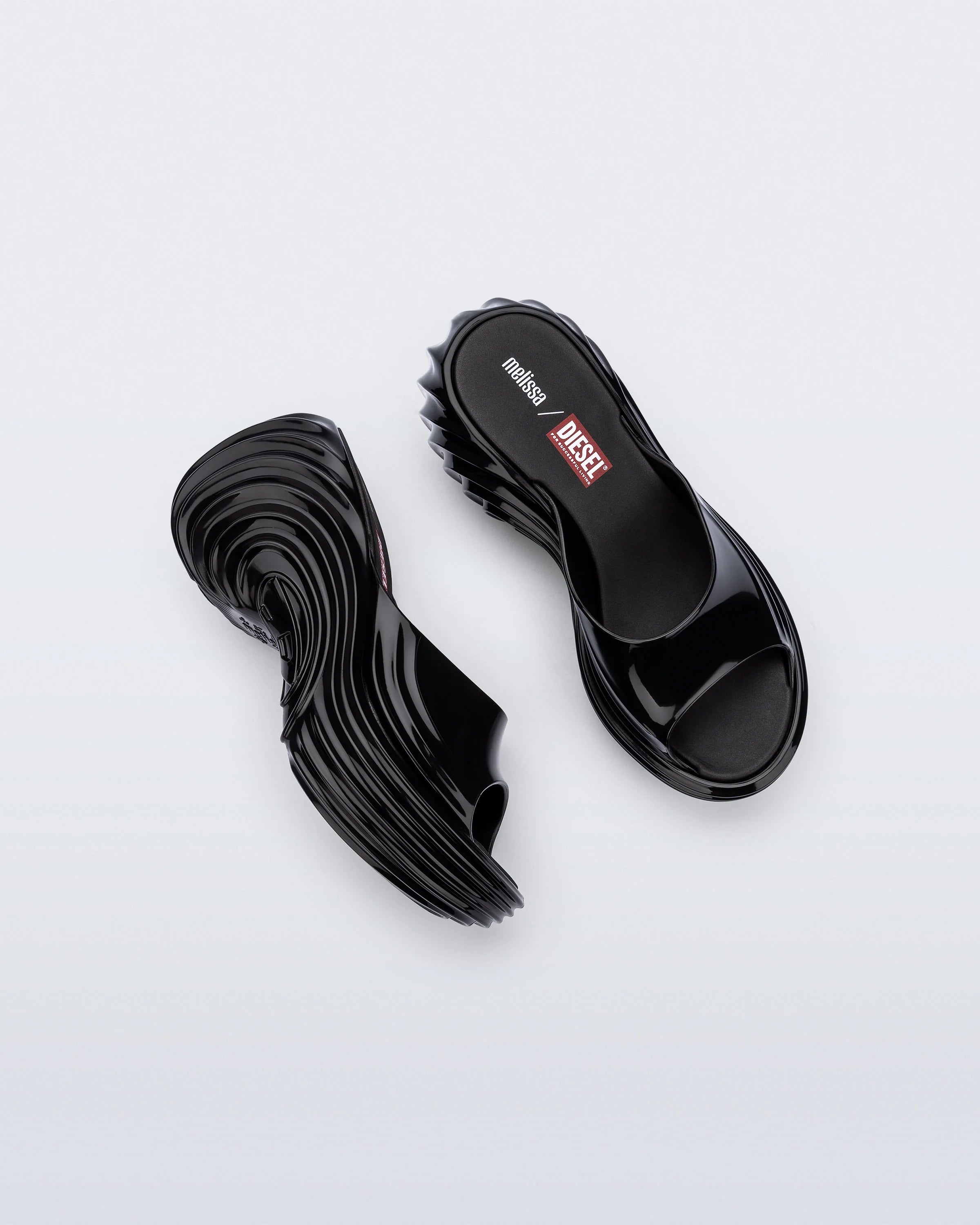MELISSA QUANTUM PLATFORM + DIESEL | BLACK