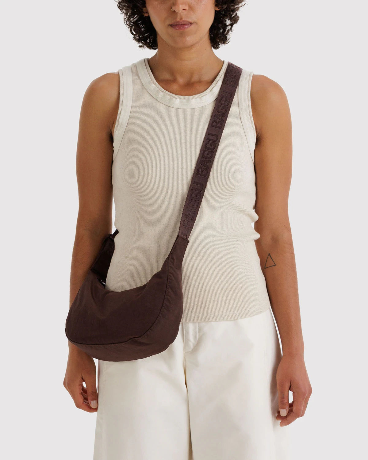SMALL NYLON CRESCENT BAG | COFFEE