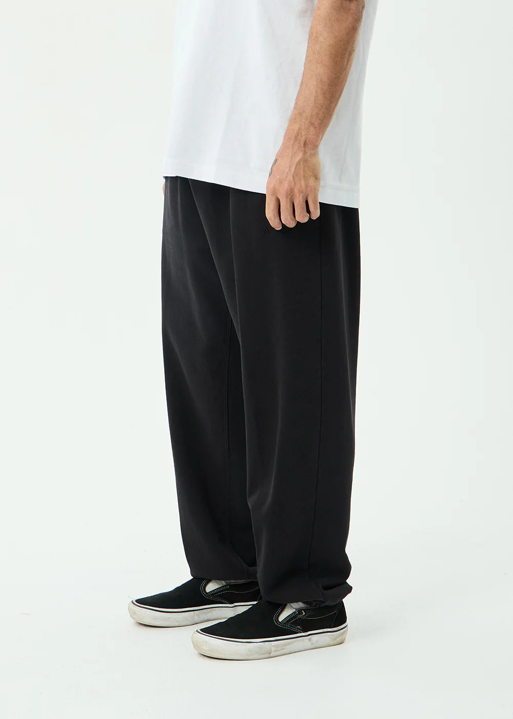 GENESIS TRACK PANT | STONE BLACK