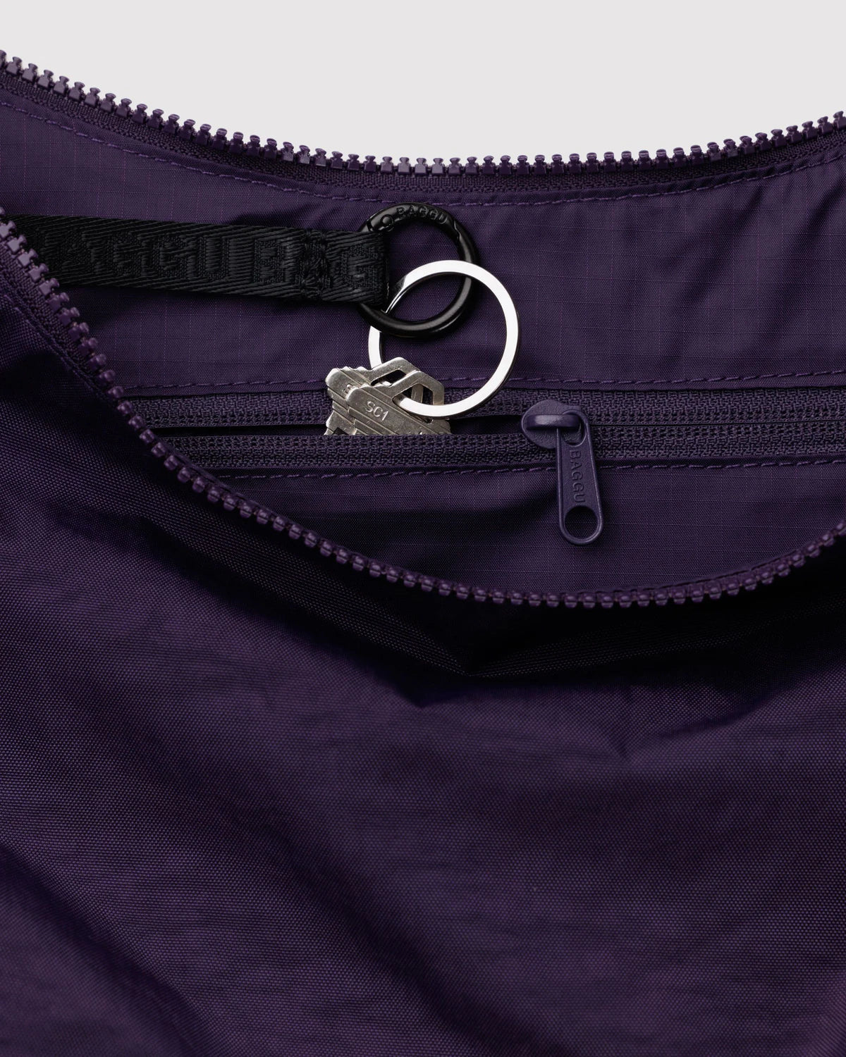 BAGGU MEDIUM NYLON CRESCENT BAG | FIG