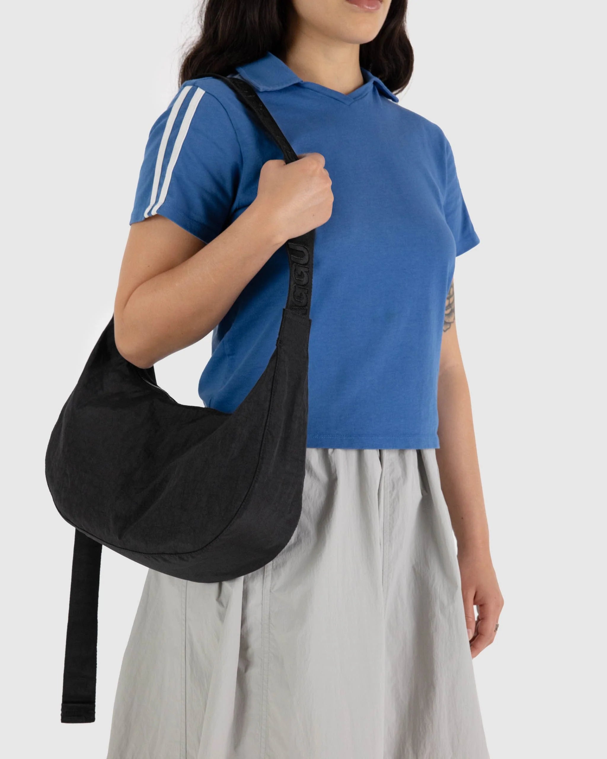 MEDIUM NYLON CRESCENT BAG | BLACK
