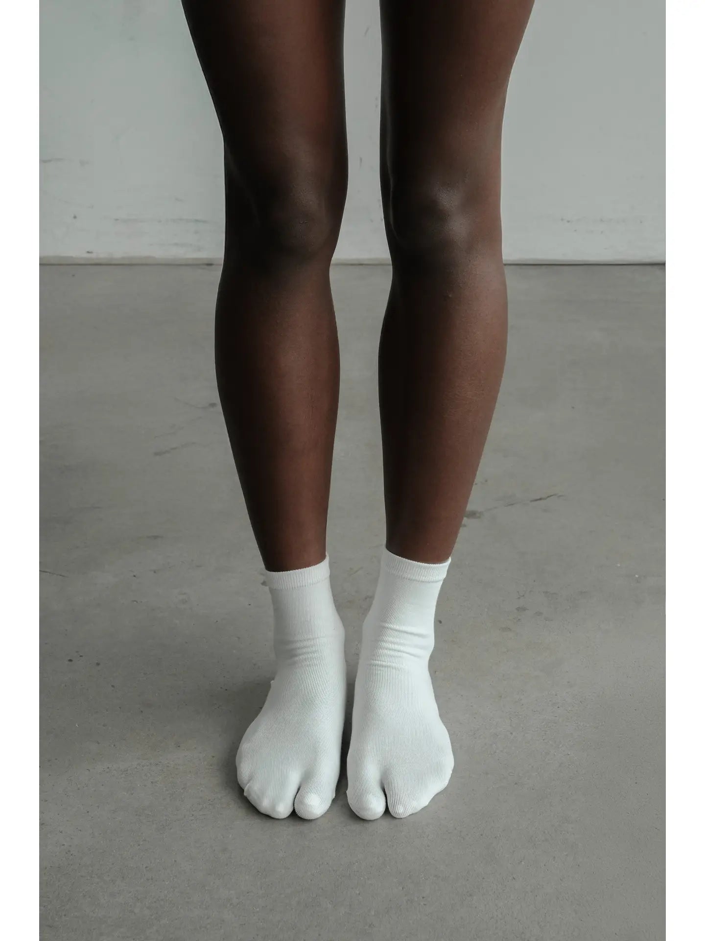 Soft Park Tabi Split Toe Minimalist Sock White
