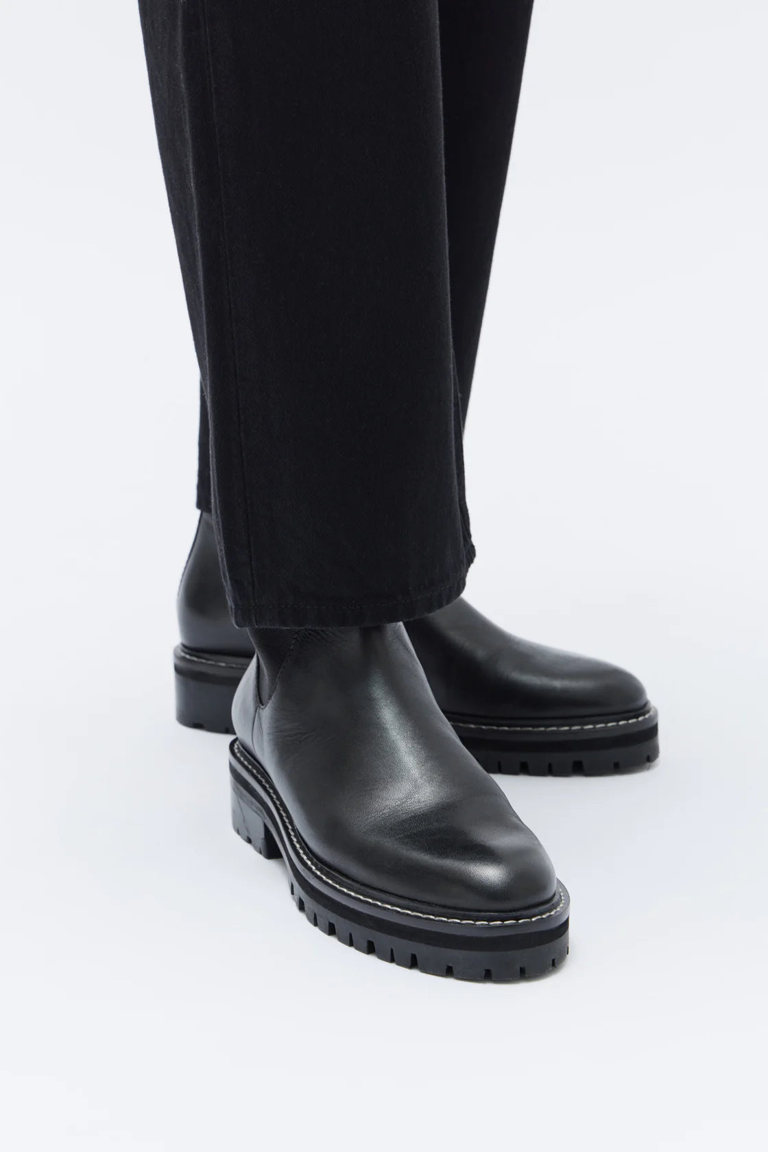 CONTRAST STITCH LEATHER BOOT | BLACK