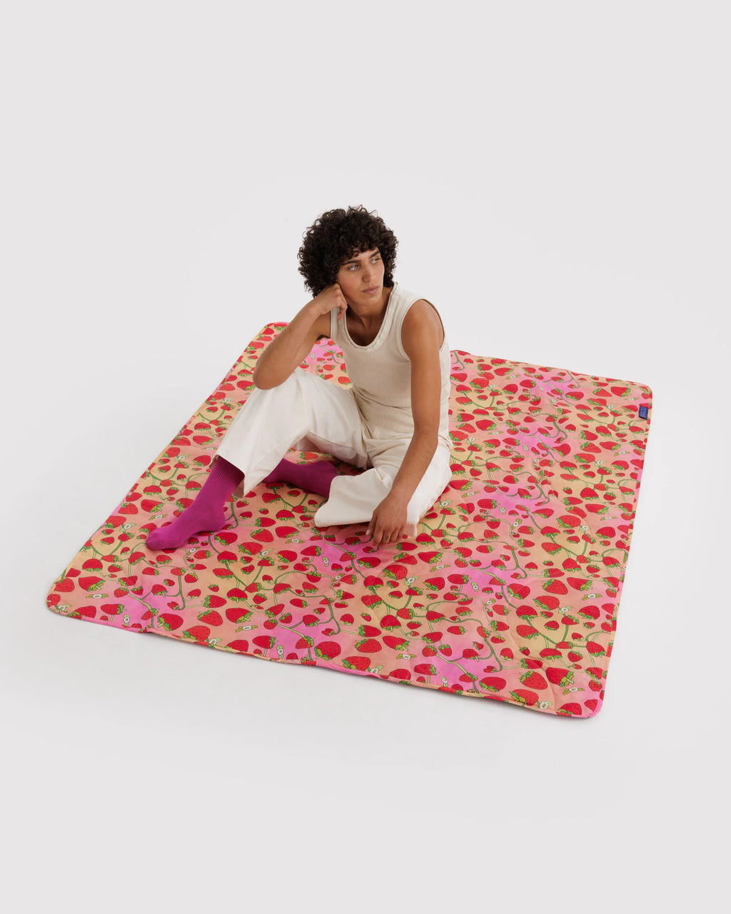 PUFFY PICNIC BLANKET |  STRAWBERRY BLOSSOM