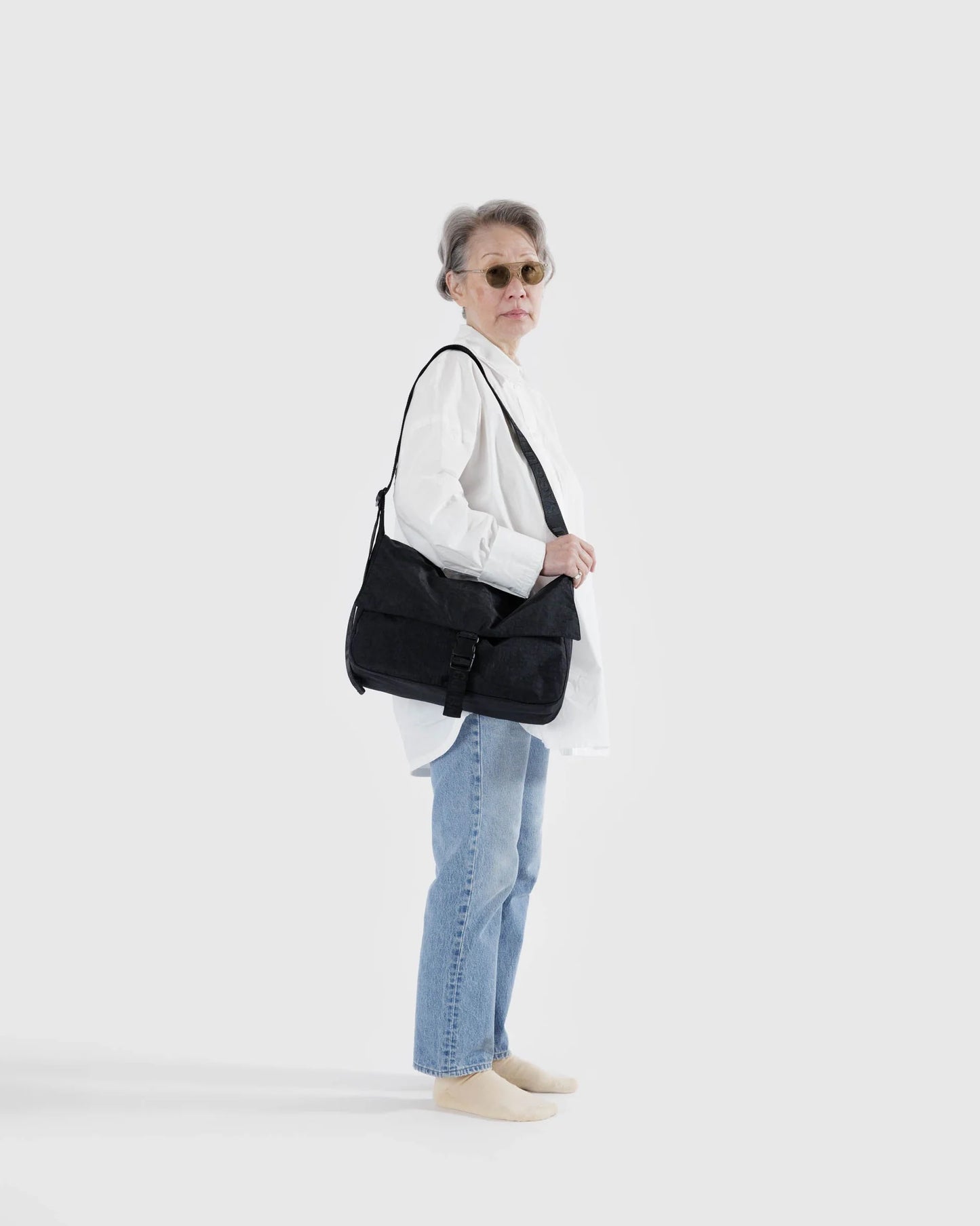 NYLON MESSENGER BAG | BLACK