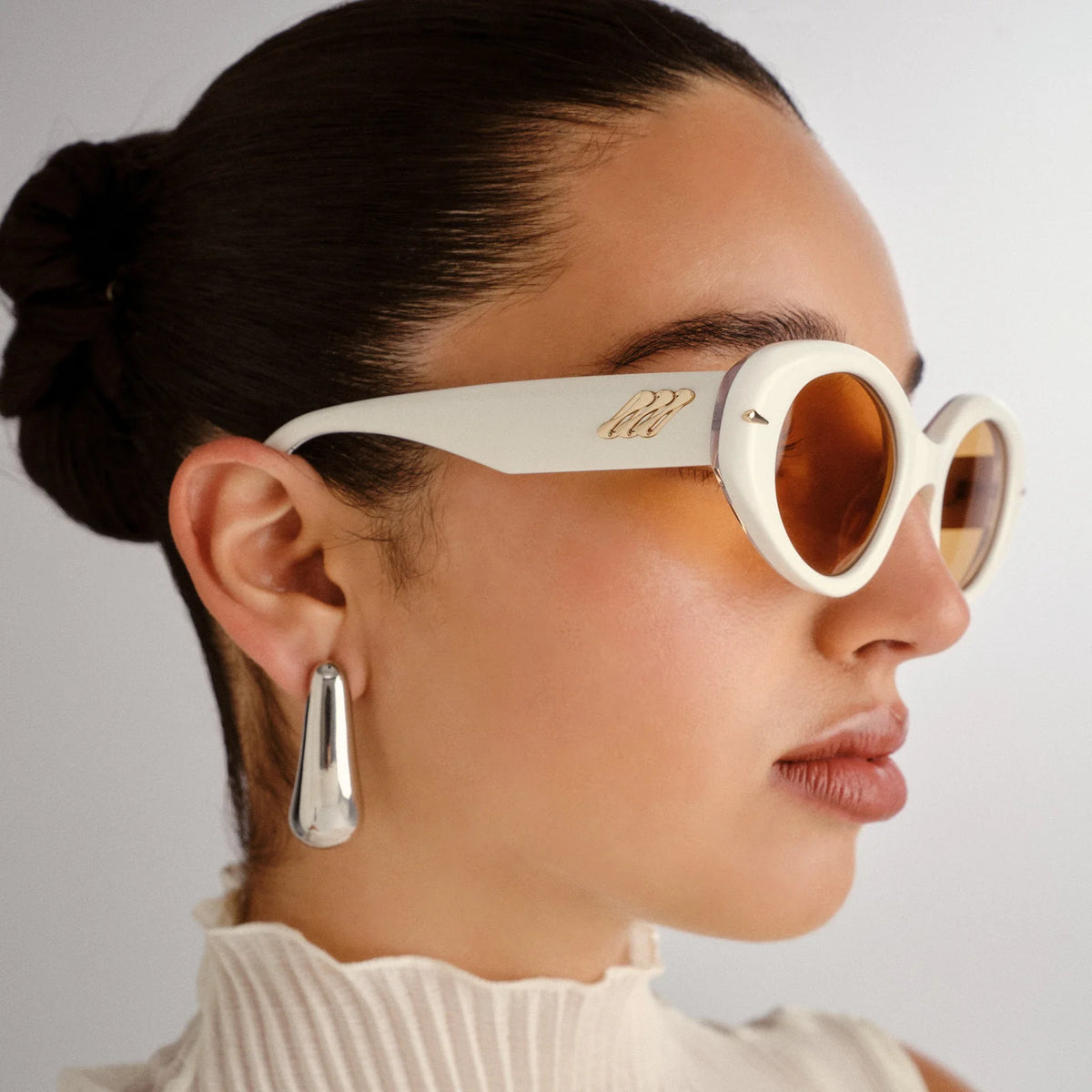 NUMERO DOS | IVORY