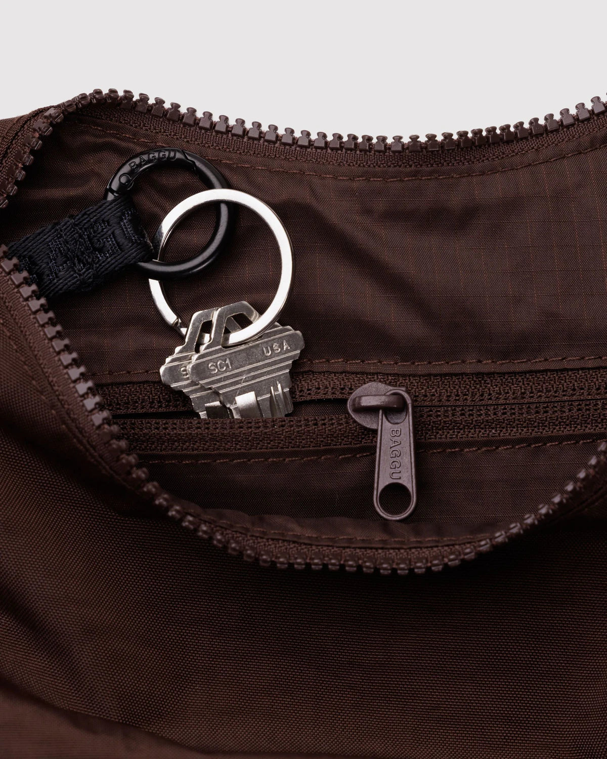 SMALL NYLON CRESCENT BAG | COFFEE