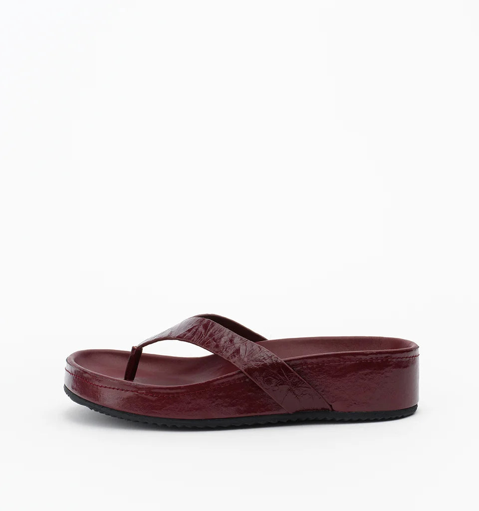 Alias Mae Akiko Burgundy Oily Crinkle Leather