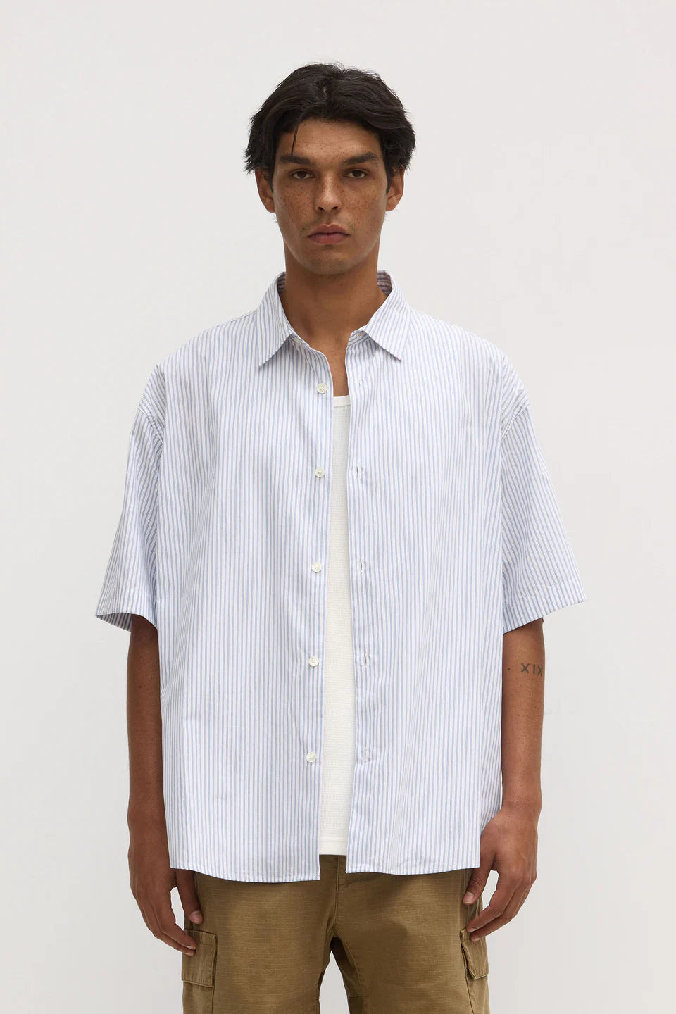ALEC POPLIN STRIPE SHORT SLEEVE | BLUE/WHITE STRIPE