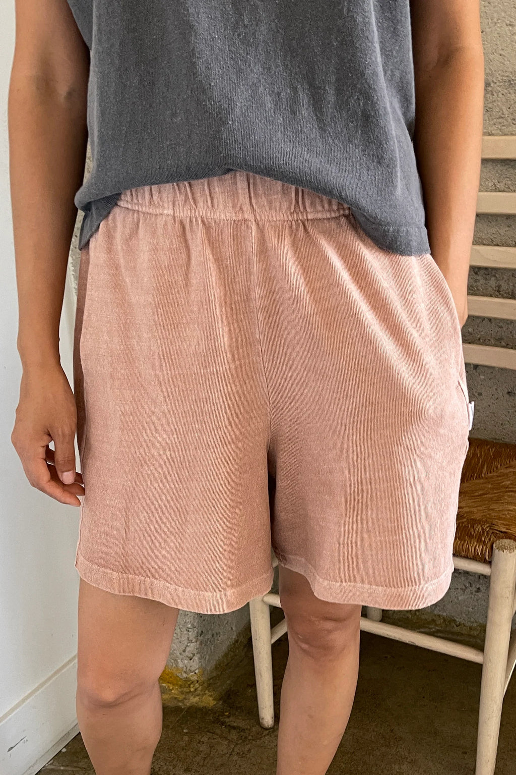 FLARED BASKETBALL SHORTS | MACCHIATO