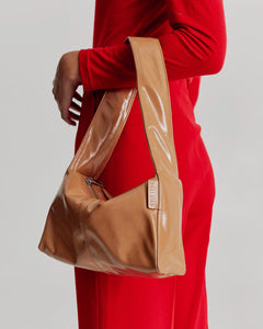 LUCA SHOULDER BAG | MILK TEA GLOSSY CRINKLE
