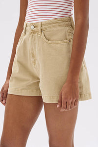 BOXY DENIUM SHORTS | TAN