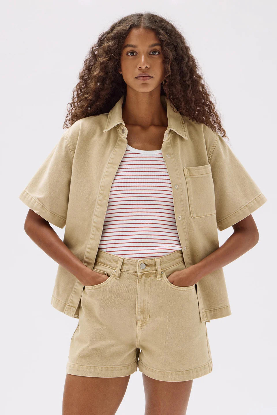 BOXY DENIUM SHORTS | TAN