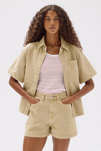 BOXY DENIUM SHORTS | TAN