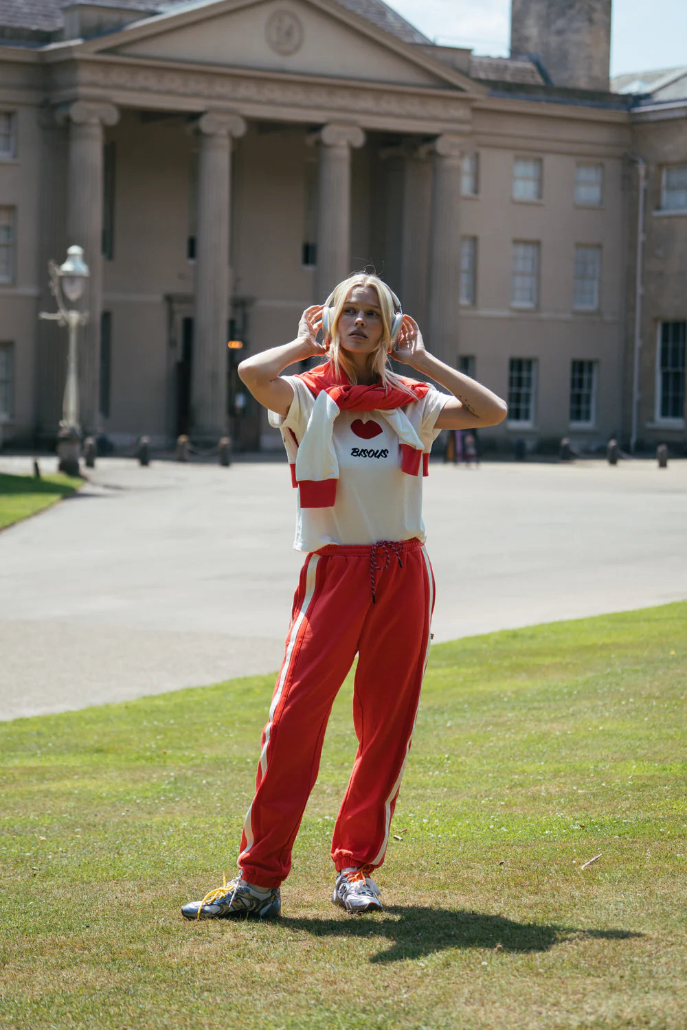 BISOUS BABY TEE | WARM WHITE