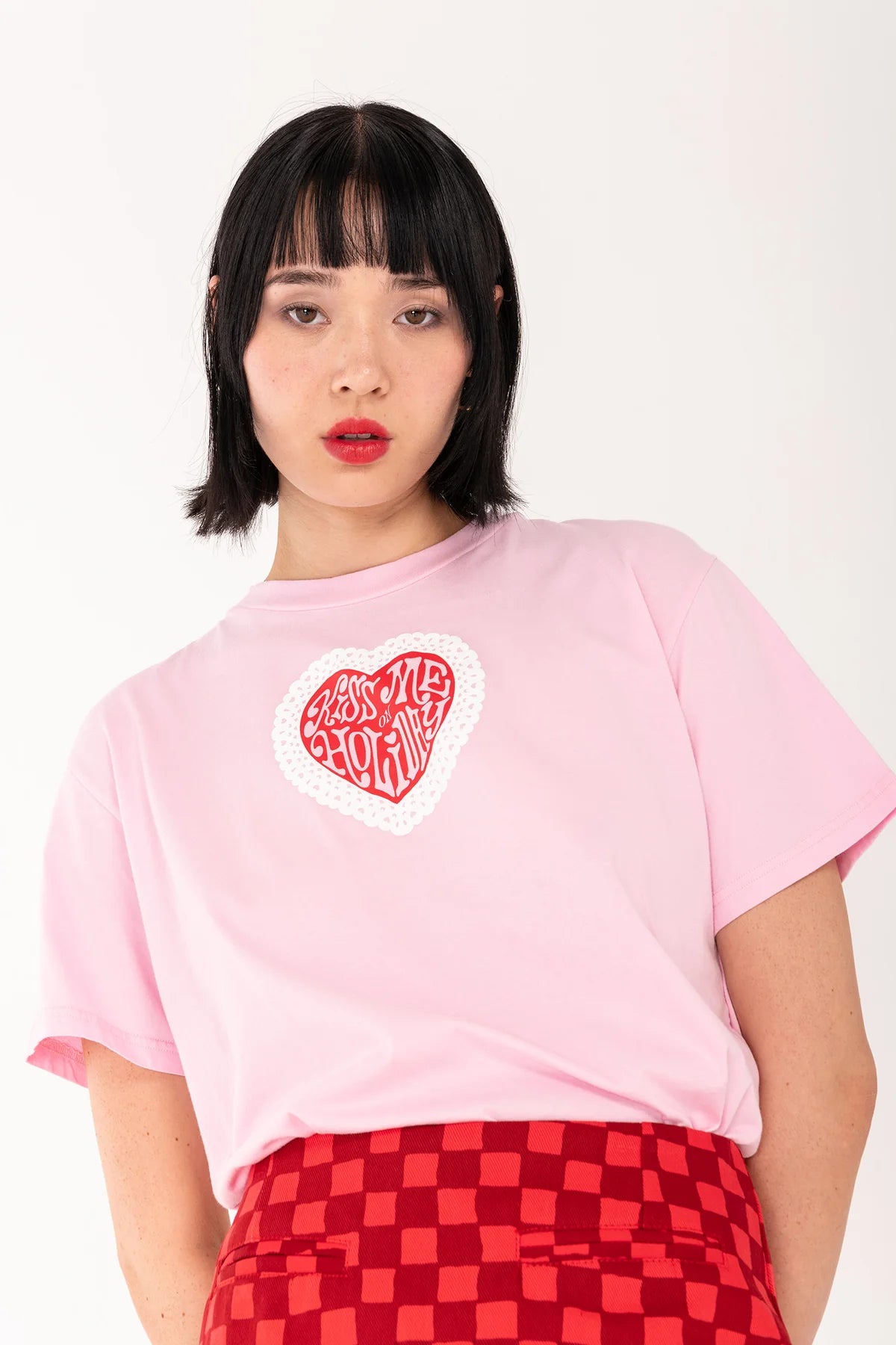 KISS ME ON HOLIDAY TEE | PINK