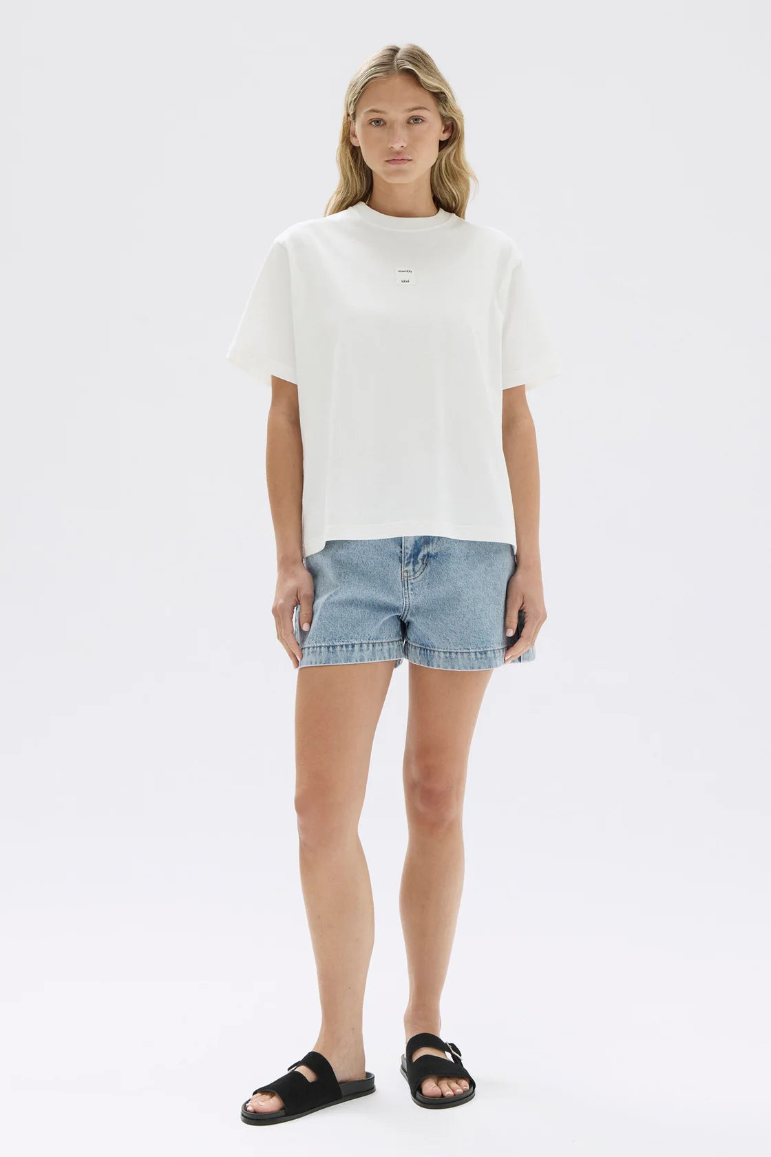 EXHIBIT PATCH SHORT SLEEVE TEE | ANTIQUE WHITE/BLACK