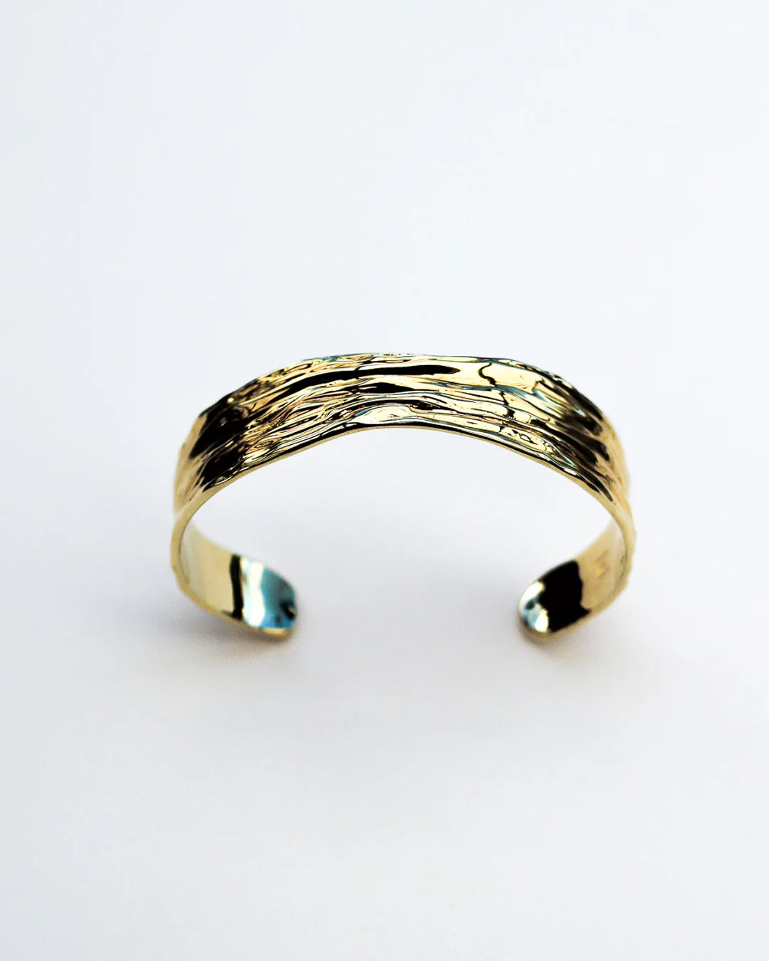 OYSTER SHELL WRIST CUFF | GOLD