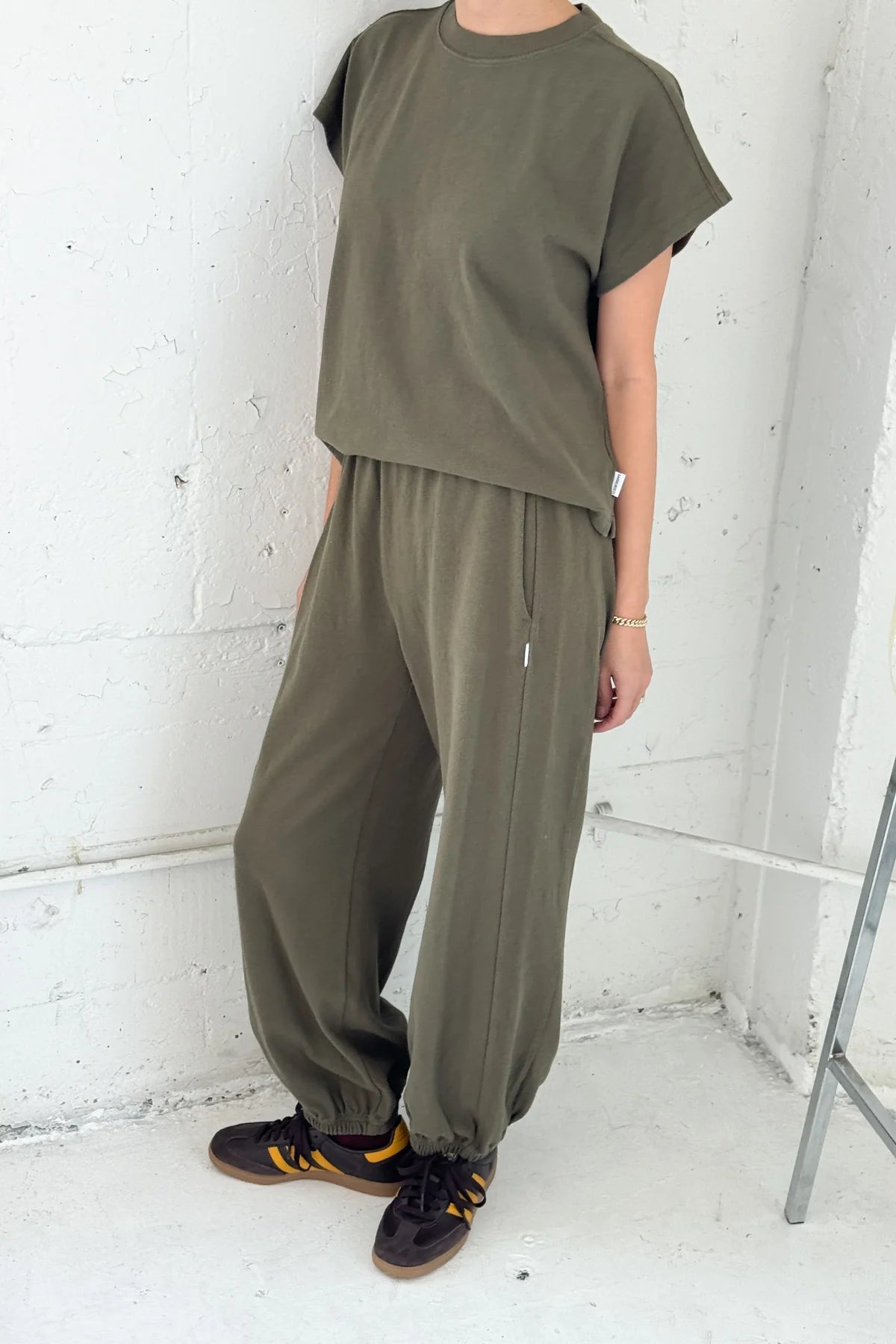 JEANNE TEE | OLIVE