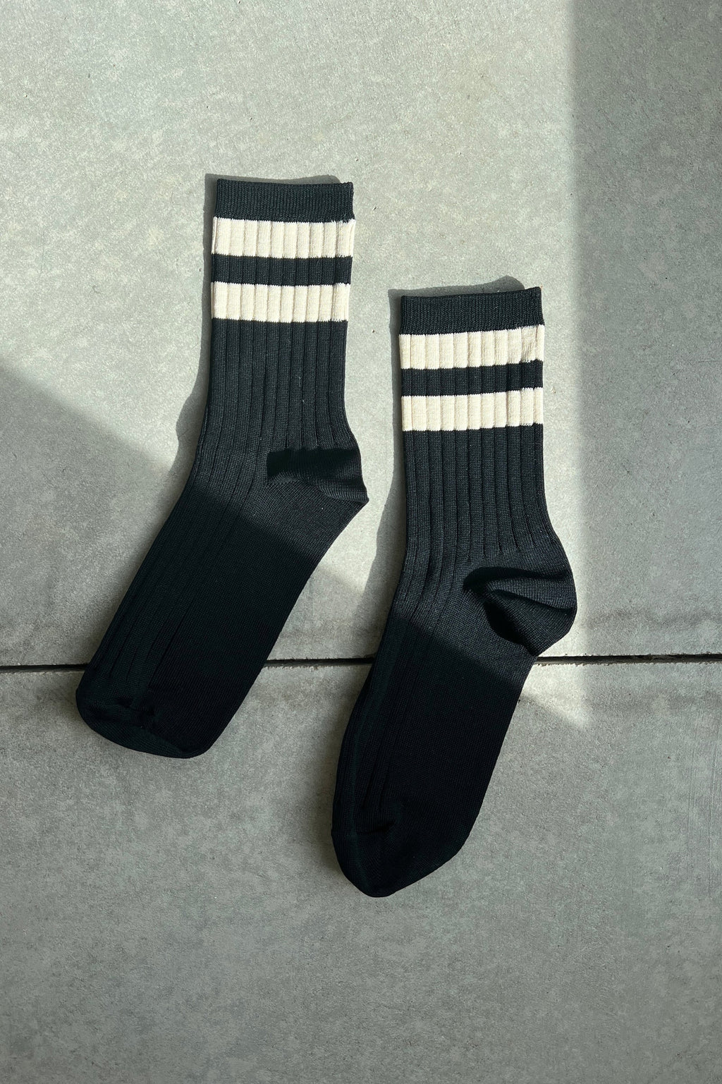 HER VARSITY SOCKS | BLACK
