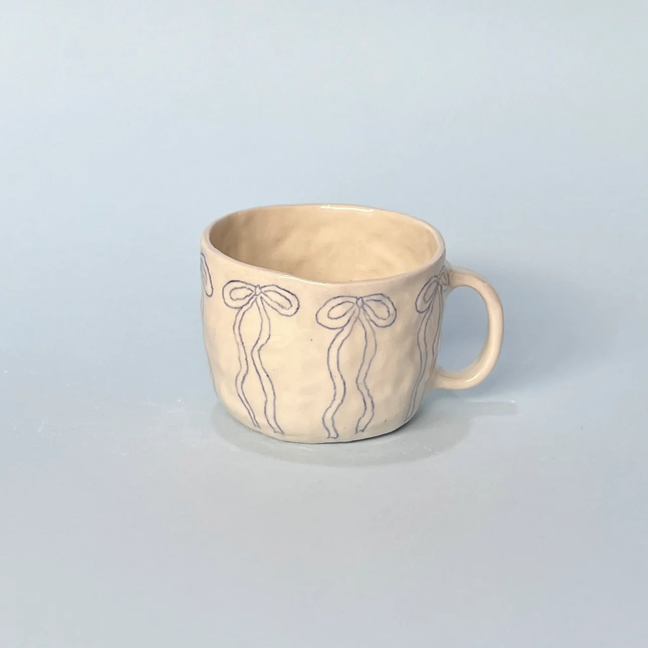 RIBBON SCRIBBLE MUG
