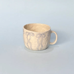 RIBBON SCRIBBLE MUG