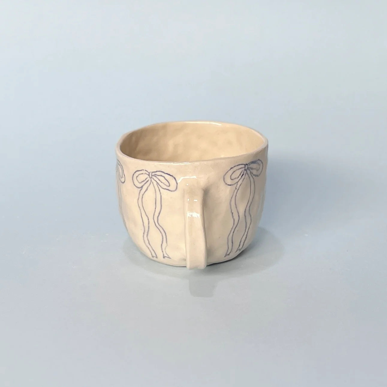 RIBBON SCRIBBLE MUG
