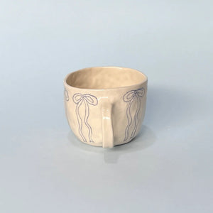 RIBBON SCRIBBLE MUG
