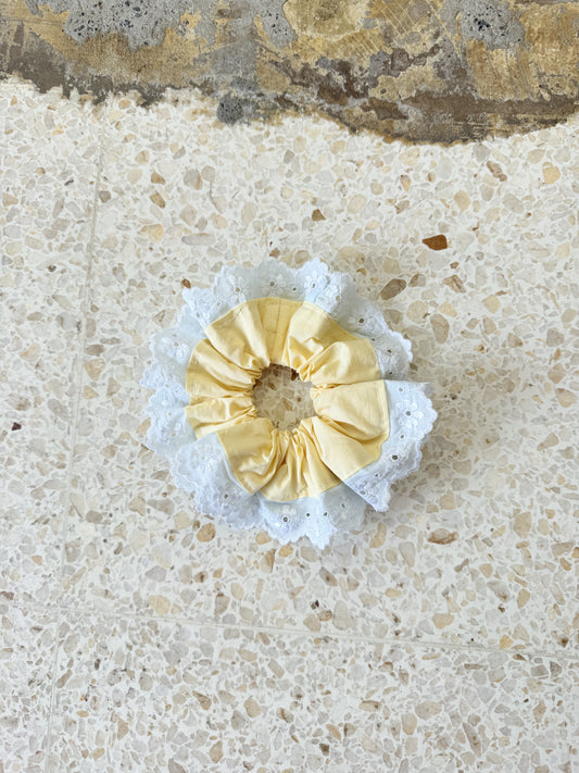 BURLEIGH SANDS | DECORATIVE SCRUNCHIE