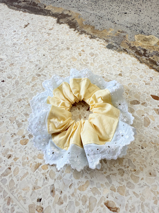 BURLEIGH SANDS | DECORATIVE SCRUNCHIE