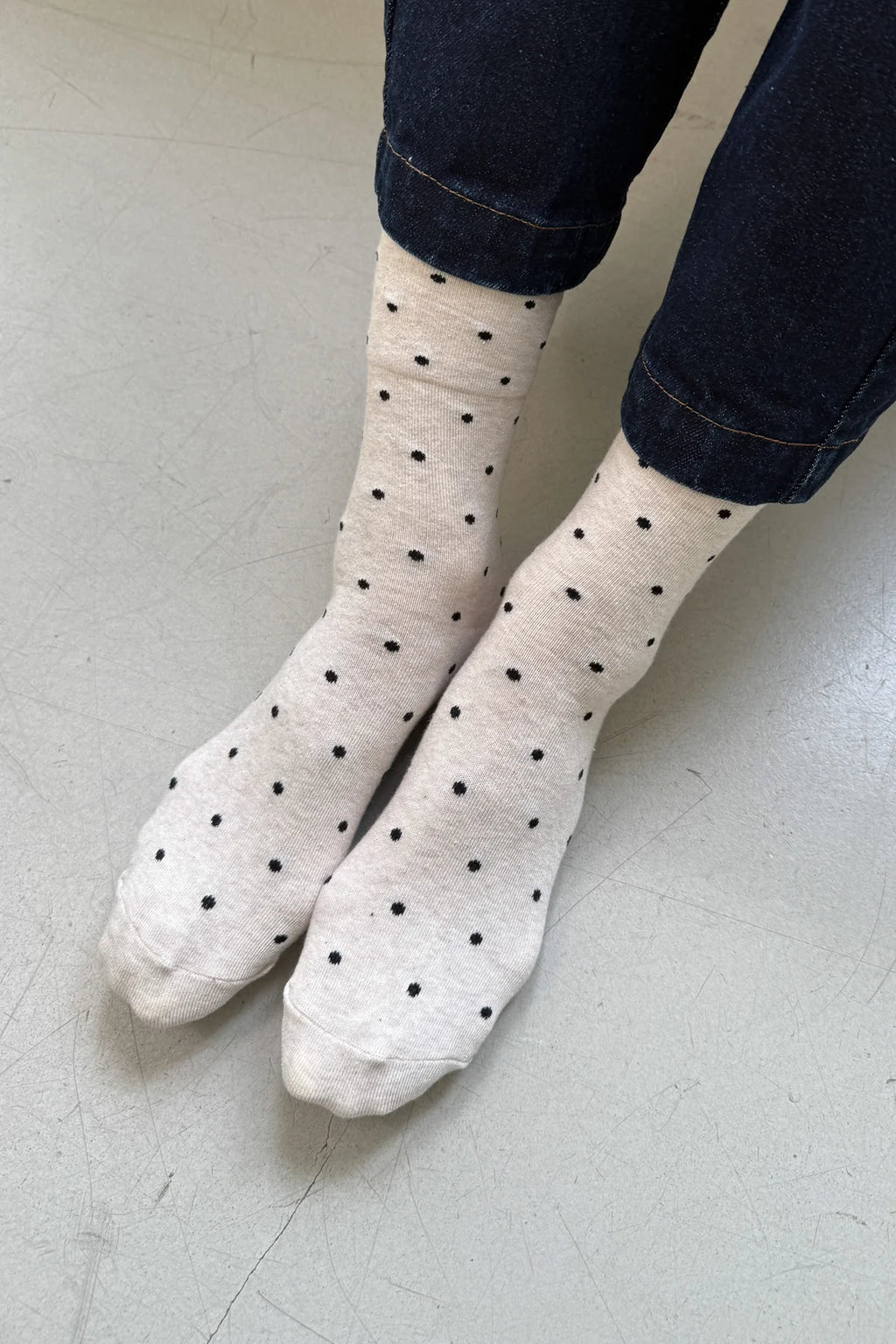 Le Bon Shopped Sneaker Socks Polka Dot Oatmeal Black