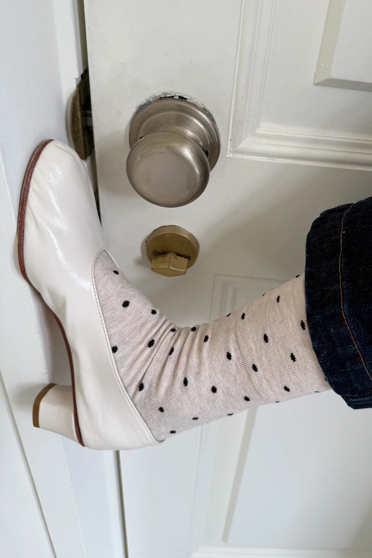 Le Bon Shopped Sneaker Socks Polka Dot Oatmeal Black