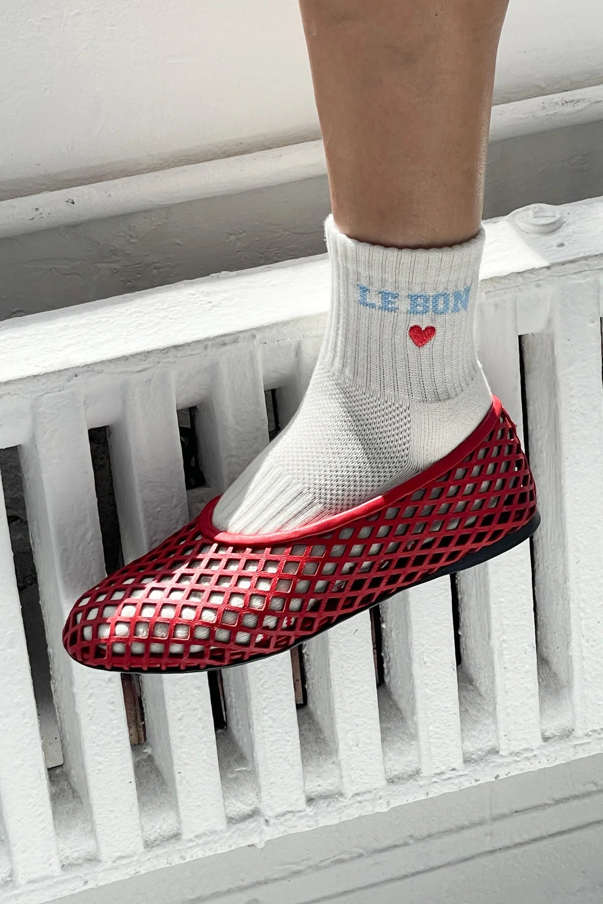 EMBROIDERED  CREW SOCKS | VANILLA